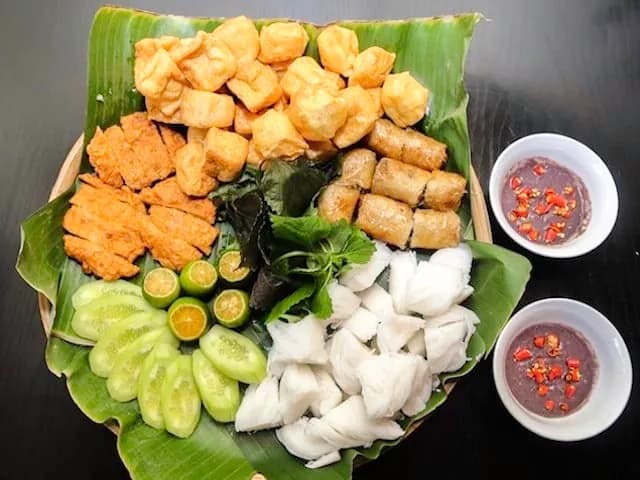 Bun Dau Mam Tom - a culinary dish with Hanoi culture