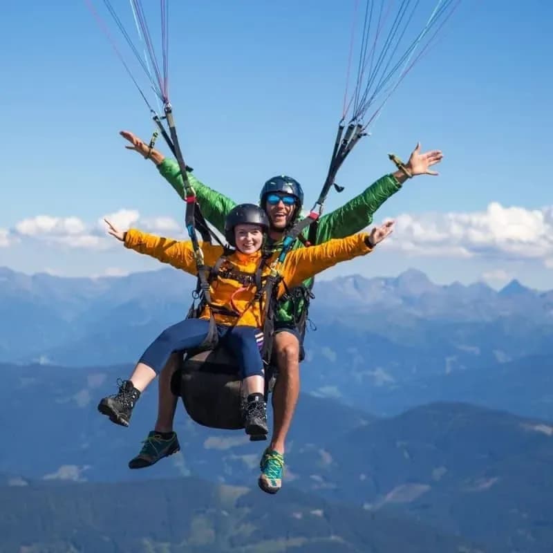 Discover Vietnam from above: Paragliding experience 