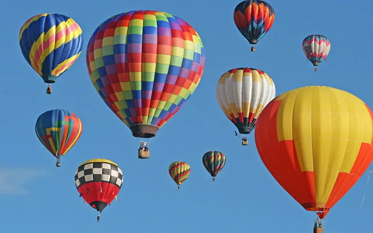 How does a hot air balloon work?