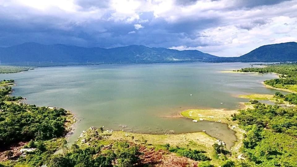 Discover Iron River and Sea Lake - Picnic paradise in Ninh Thuan