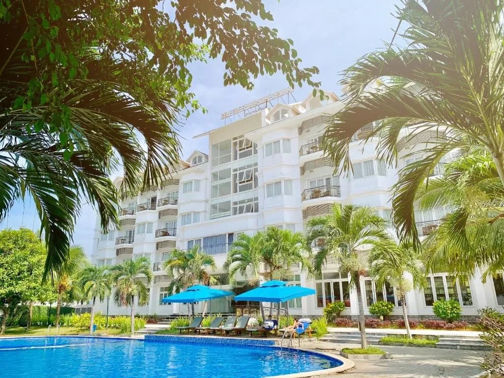 Riverside Resort green in Ben Tre homeland