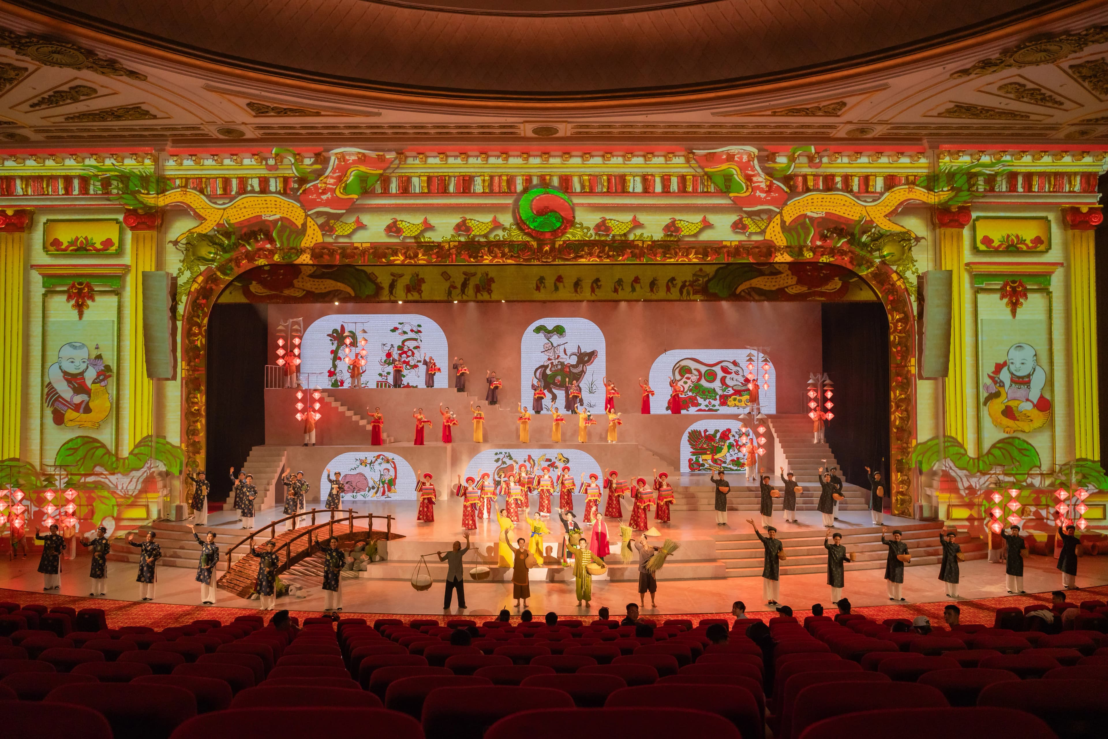 Vietnam Bach Nghe – Lighting up the Vietnamese soul on the stage of Vinpearl Nha Trang