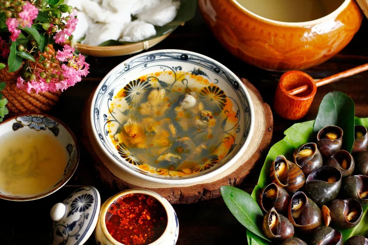 Cold snail noodle soup - The delicate flavor of Hanoi cuisine