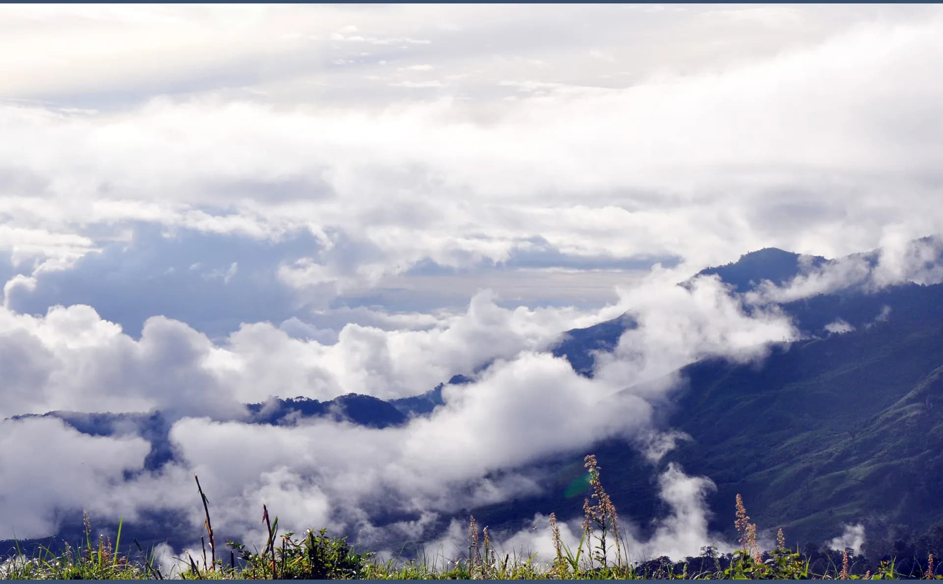 Conquering the 2,700 m mountain peak at the border of Vietnam and Laos