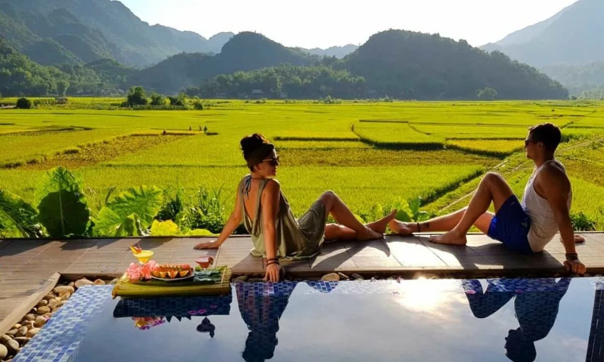 Peaceful beauty of Mai Chau rice fields, Hoa Binh