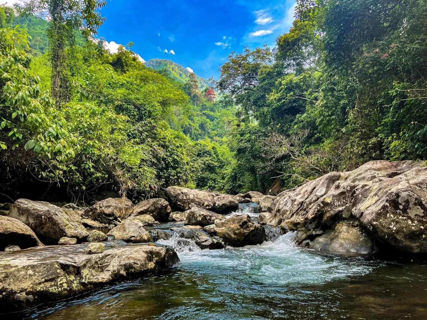 Experience waterfall jumping, water sliding and trekking in Thai Nguyen