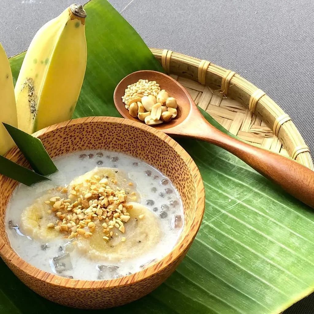 Banana sweet soup - a rustic dish with a strong hometown flavor
