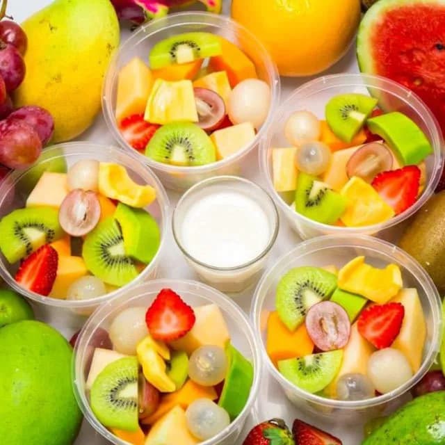 Vietnamese mixed fruit is the most attractive fruit salad in the world.