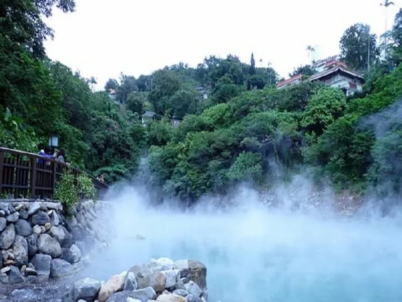 Go to Phu Cat Binh Dinh to bathe in Hoi Van hot mineral spring 
