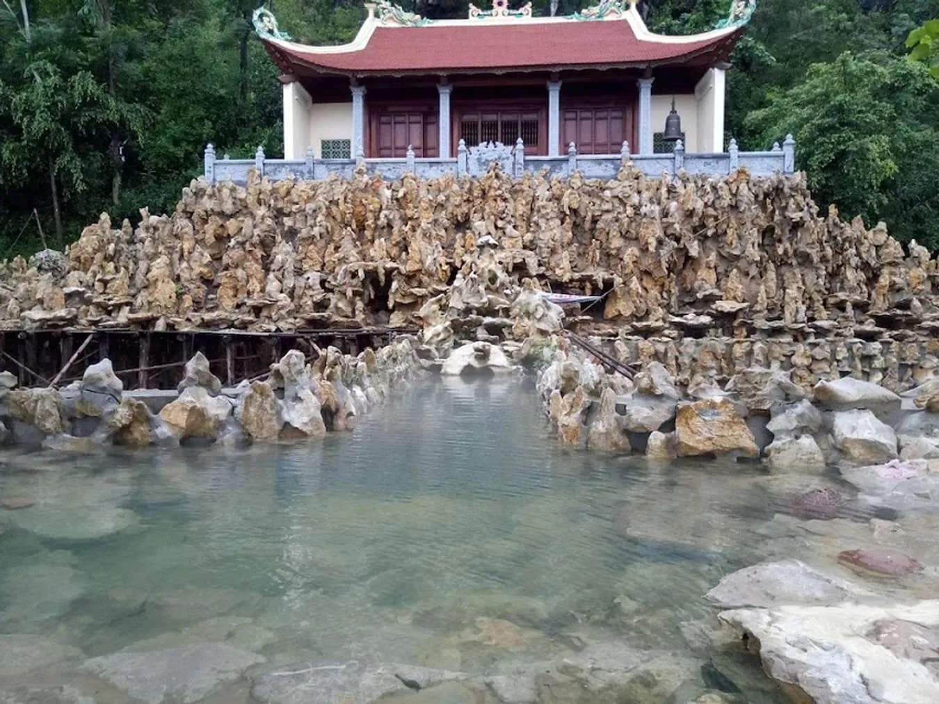 Kenh Ga Ninh Binh mineral spring - hot water source originating from Hang Ca mountain 