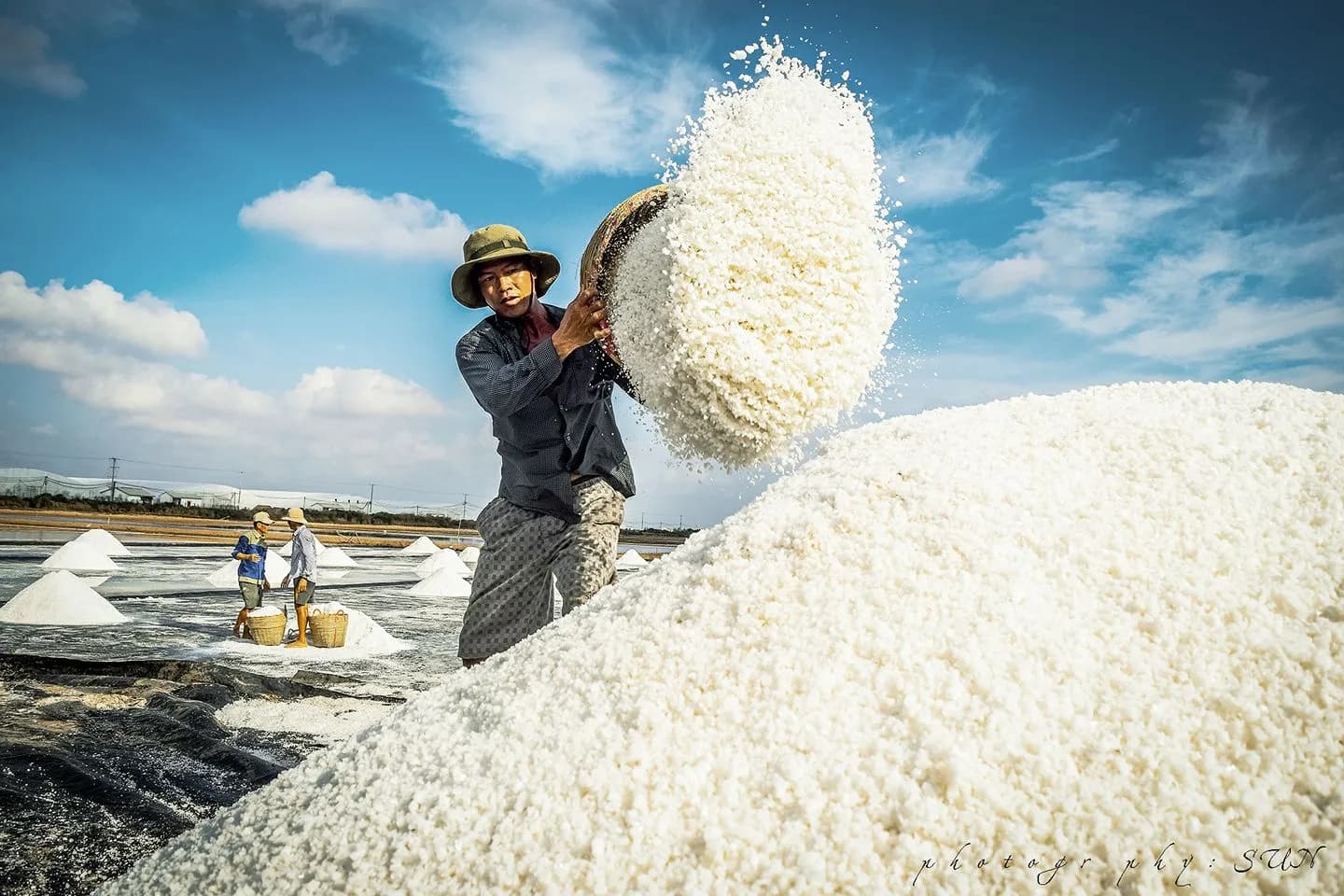 Salt village - the beauty of traditional Vietnamese craft villages