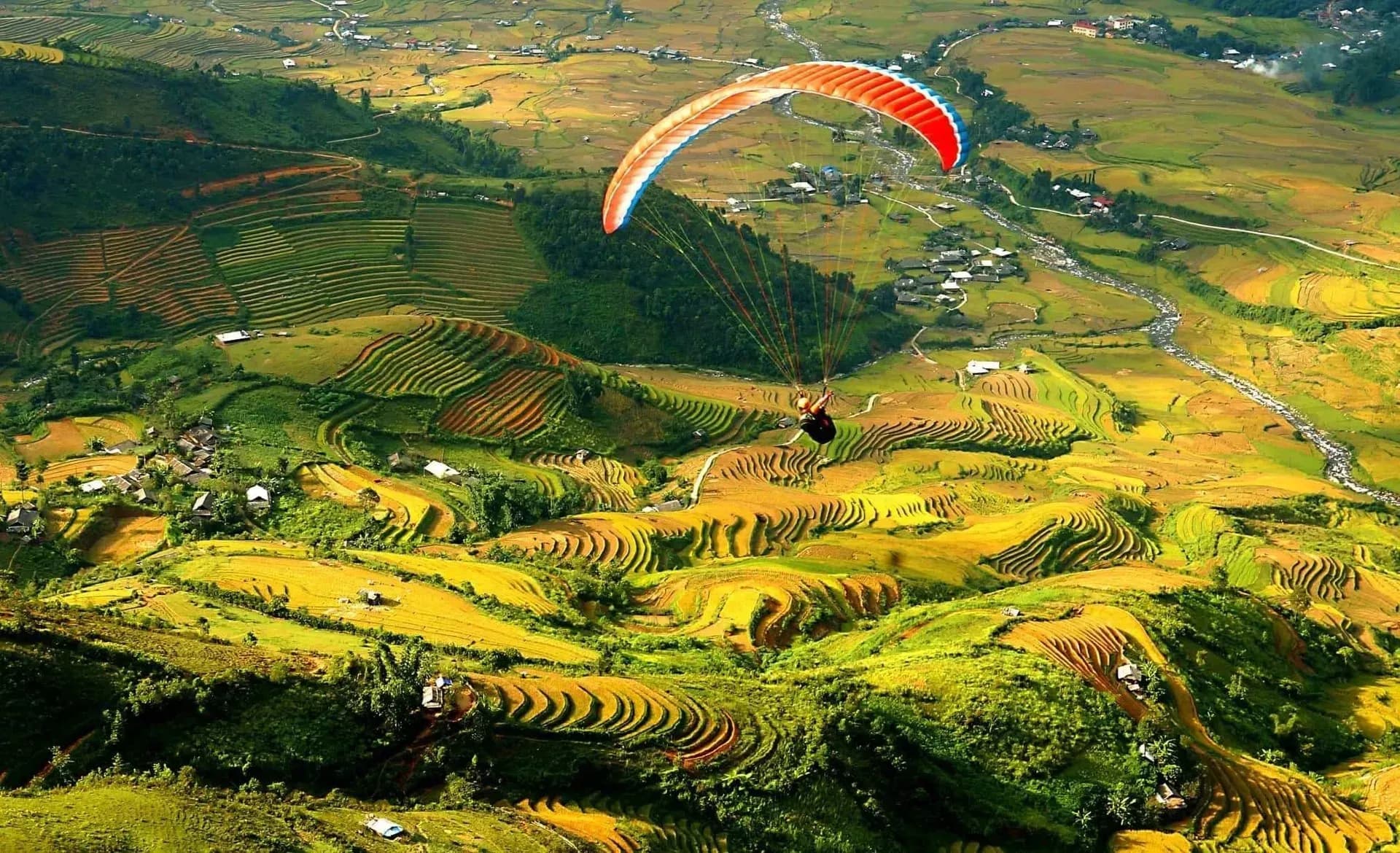 Soaring over Hoang Su Phi terraced fields: An experience not to be missed