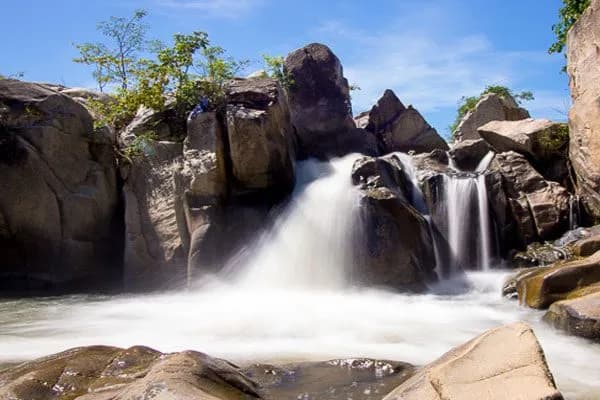 Trai-nghiem-Thac-Tien-suoi-Ba-Ho--tuyet-tinh-coc-cua-noi-tieng-cua-_thac-tien.jpg