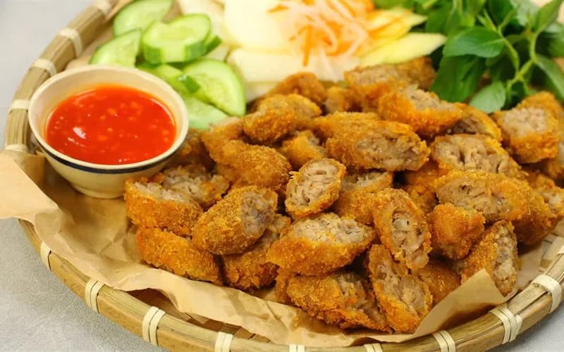 Fried sour sausage – Irresistible delicious specialty of Ha Thanh land