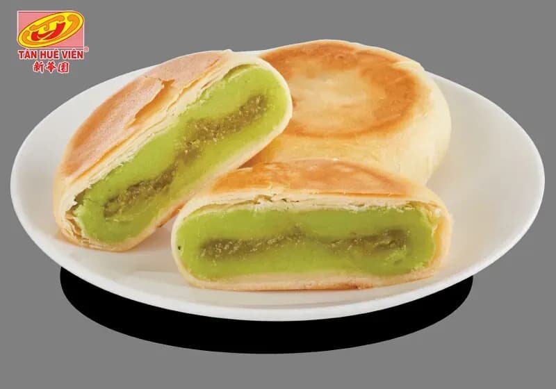 The delicious flavor of Tan Hue Vien durian pia captivates food lovers.
