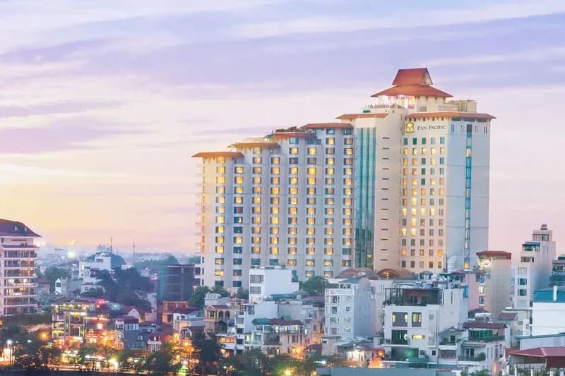 Pan Pacific Hanoi hotel stands out in the city center with modern and luxurious architecture.