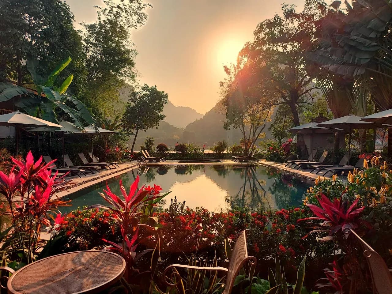 A serene and relaxing setting, perfect for a weekend getaway.